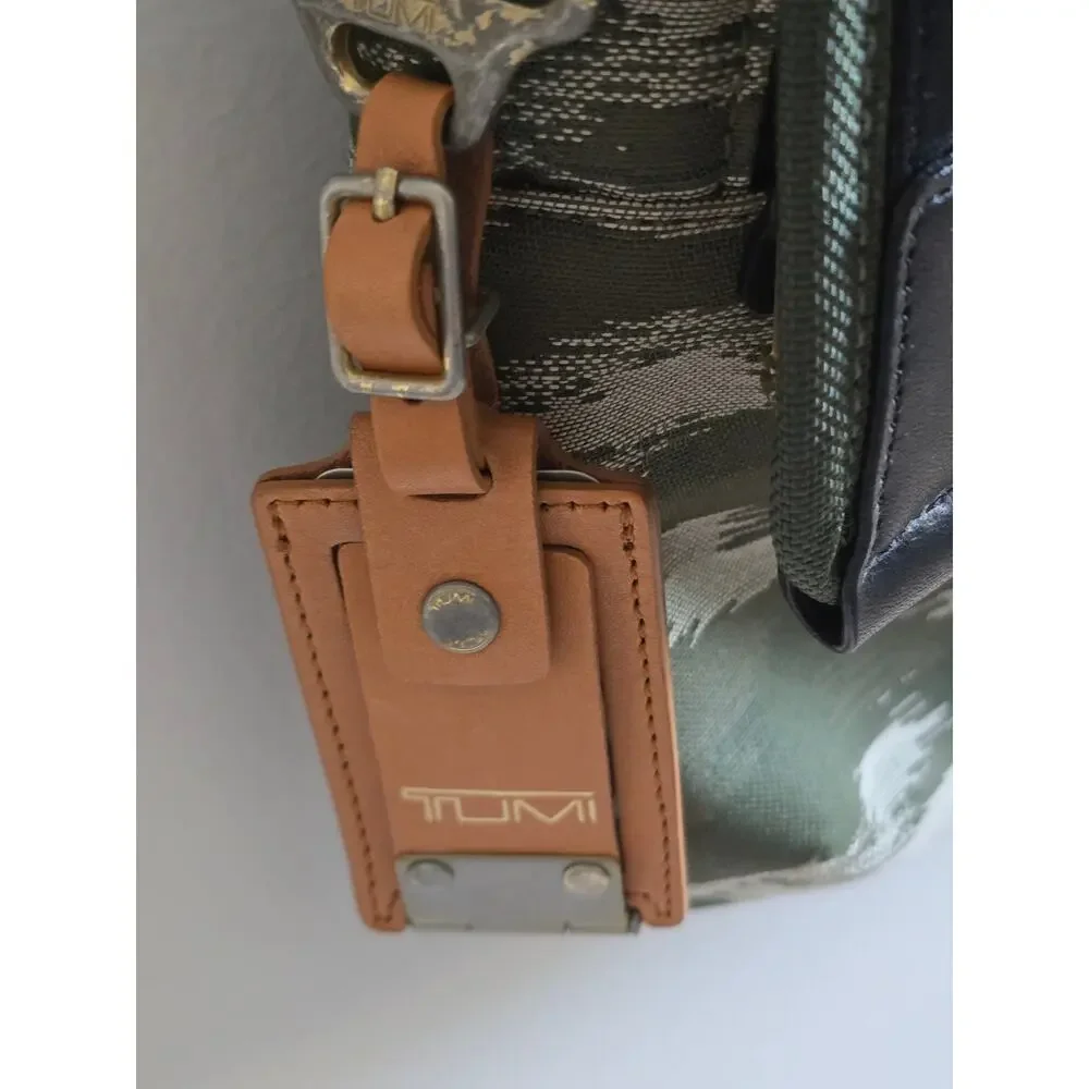 Tumi crossbody bag - Excellent condition